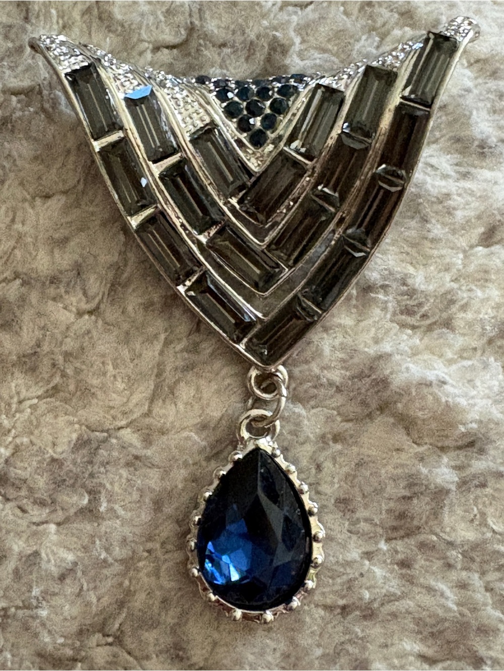 Marcel Boucher VINTAGE “V for Victory"  statement brooch Silver Tone & Blues EUC